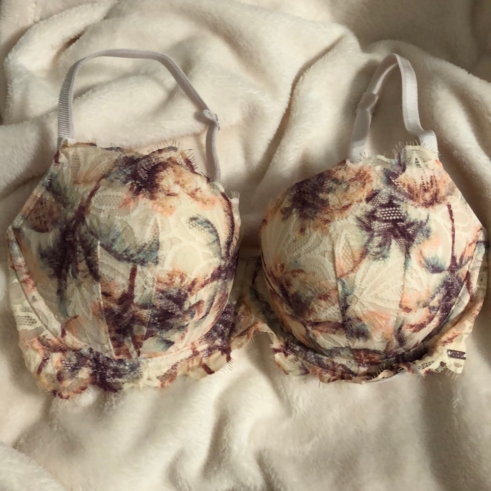 Victoria’s Secret PINK bra